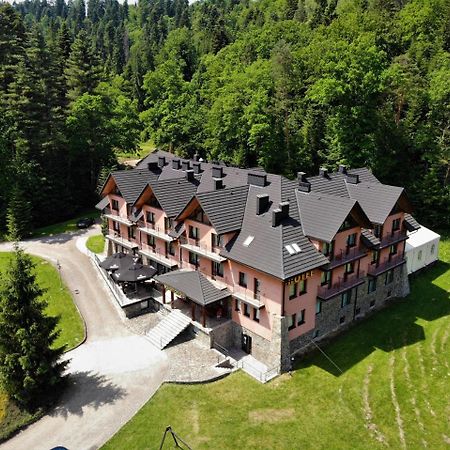 Hotel Salamandra Hoczew Esterno foto