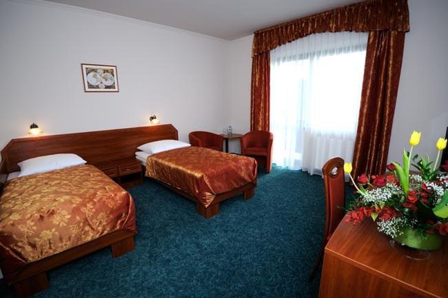 Hotel Salamandra Hoczew Esterno foto