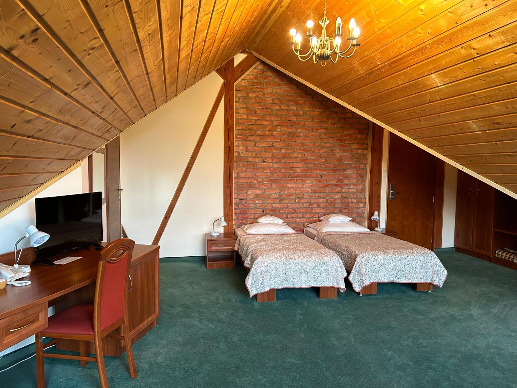 Hotel Salamandra Hoczew Esterno foto