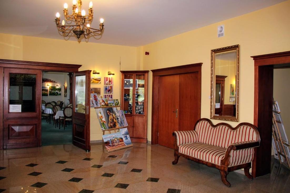 Hotel Salamandra Hoczew Esterno foto