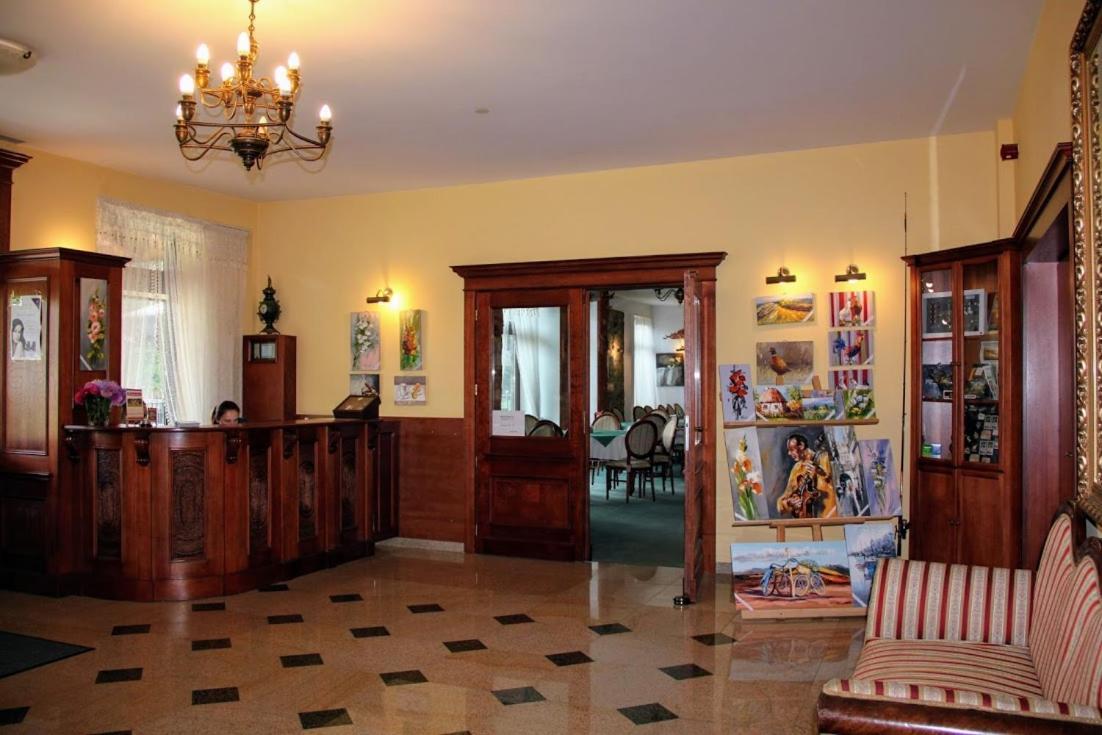 Hotel Salamandra Hoczew Esterno foto